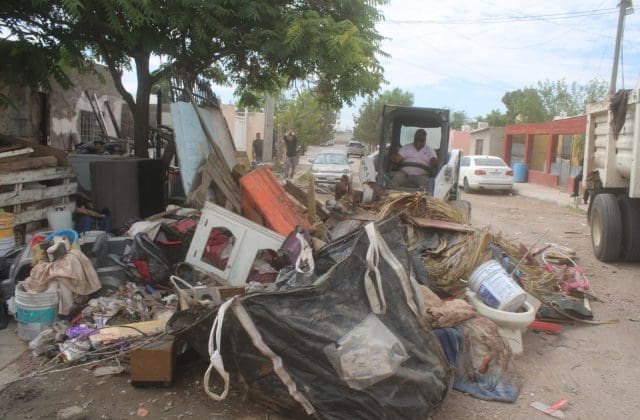 Operativo de limpieza mejora condiciones en la colonia Nuevo Triunfo