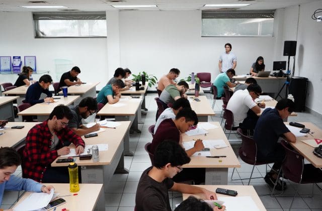 Buscan más 100 jóvenes viajar a Taiwán para dominar la inteligencia artificial