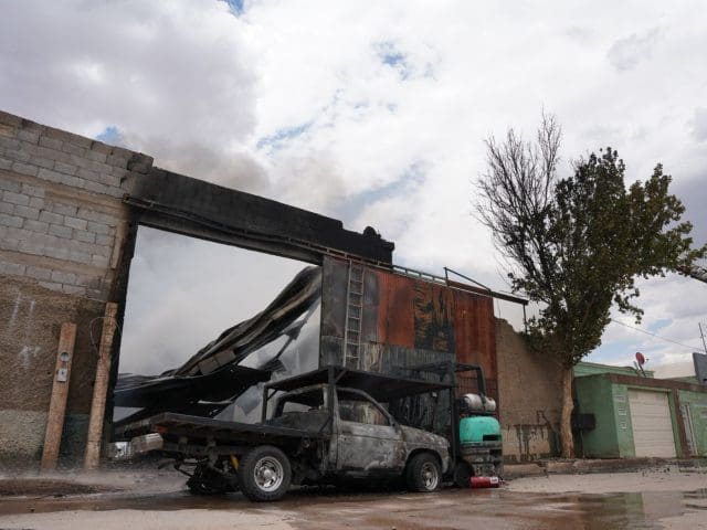 Controlan incendio de gran magnitud en bodega de la colonia 3 de mayo