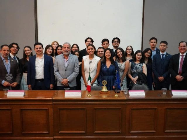 Rafa Loera reconoce a jóvenes del Rotaract: “Su trabajo cambia vidas”