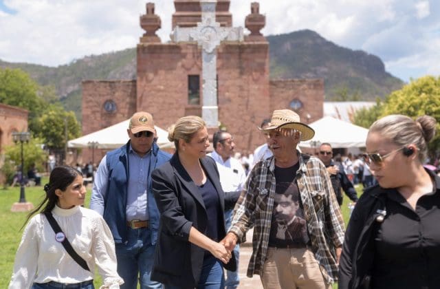 Maru Campos participa en ceremonia por el cuarto aniversario de los hechos de Cerocahui