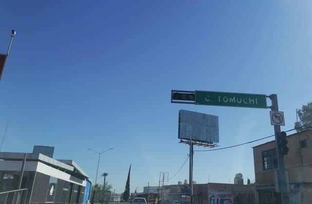 Reportan semáforos fuera de servicio en cruce de Tomochi y Colón