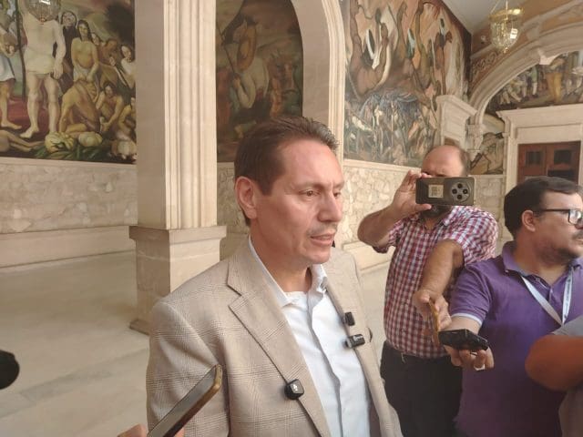 Sin costo: Hacienda habilita reposición de placas oscurecidas o deterioradas 