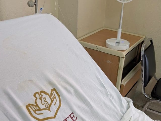 Revienta crisis en el Hospital del ISSSTE en Chihuahua; pacientes soportan calor extremo