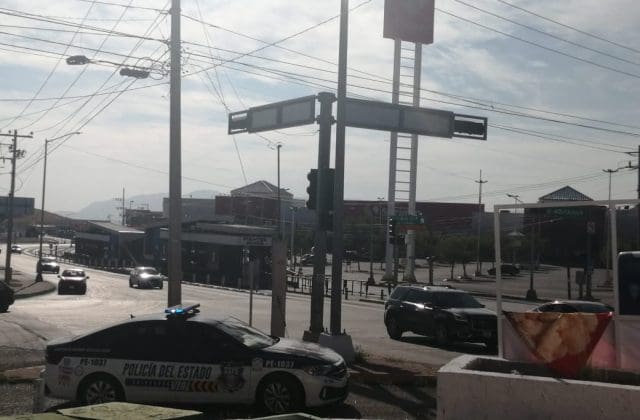 Insisten por semáforo dañado en Fuentes Mares e Independencia