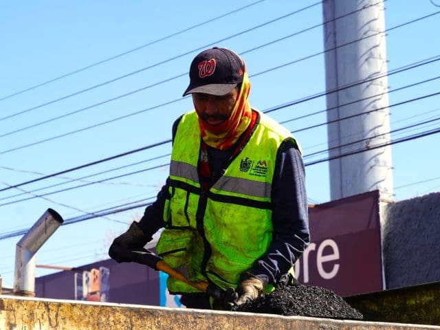 Más de mil baches reparados en Chihuahua capital durante la semana
