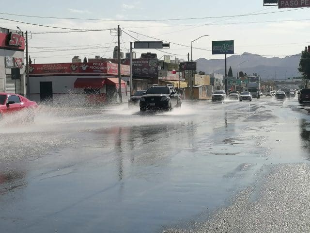 Alerta por fuga de agua: enorme desperdicio del vital liquido en la zona norte de la ciudad