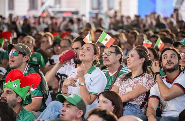 Celebran chihuahuenses triunfo de México ante Corea