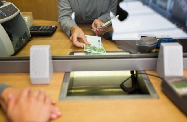 Bancos pedirán nuevo requisito para depositar dinero en efectivo desde el 1 de julio