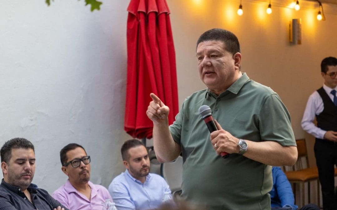 Reactiva Jáuregui diálogo con jóvenes empresarios