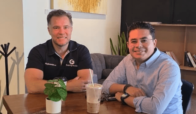 Cruz Camberos y Rafa se toman un café para definir proyectos