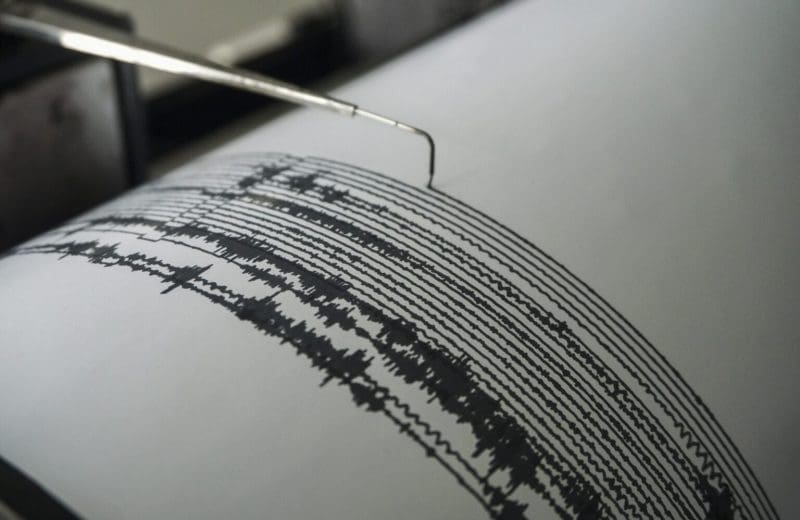 Sismo de magnitud 5.2 se percibe en la CDMX; autoridades reportan saldo blanco y explican ausencia de alerta