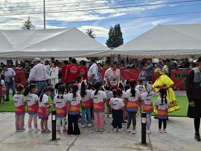 Alegría y ambiente familiar marcan las carreras infantiles del Ultra Maratón de los Cañones