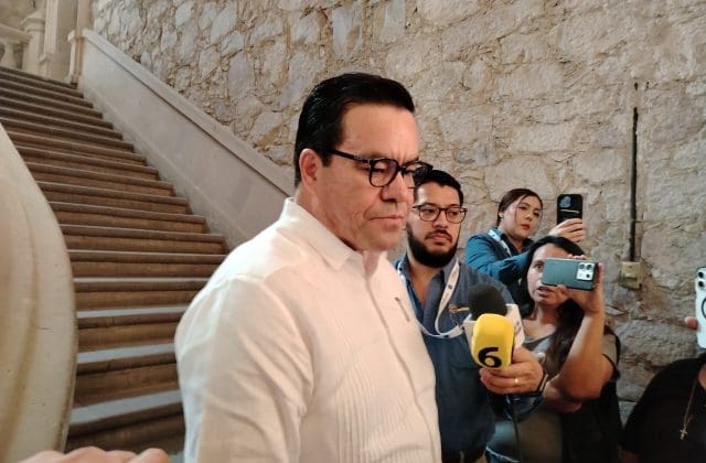 Exsecretario de Hacienda de Corral mantiene 2 amparos contra órdenes de aprehensión
