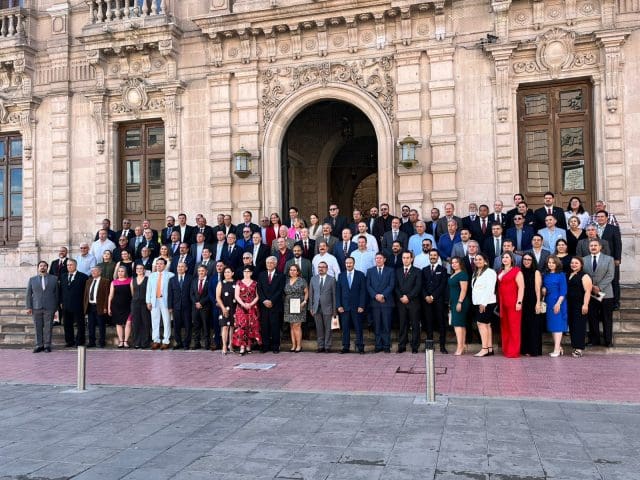 Festeja Gobierno del Estado a los ingenieros civiles en su día 