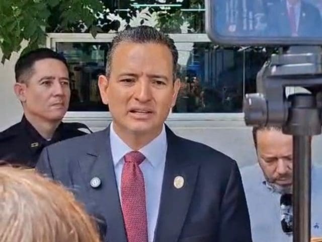 Bonilla defiende la Torre Centinela y arremete contra Cruz Pérez Cuellar