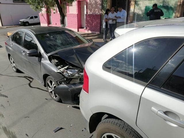 Fuerte choque en avenida Independencia provoca largas filas y caos vial