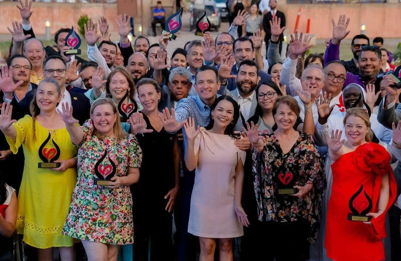 Marco Bonilla reconoce la labor de asociaciones civiles por las familias de Chihuahua