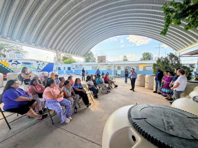 JMAS entrega tinacos a familias indígenas de Chihuahua para fortalecer el acceso al agua