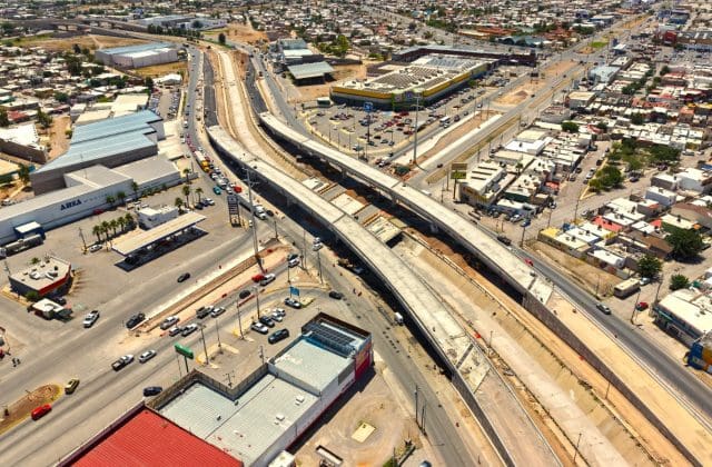 Continúan avances en el paso superior de Nogales e Industrias