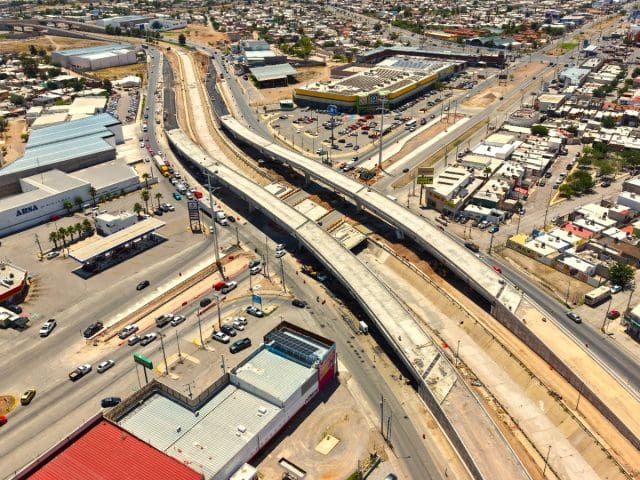 Continúan avances en el paso superior de Nogales e Industrias
