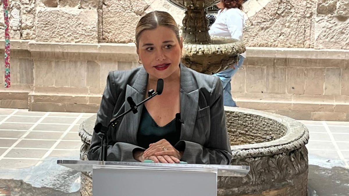 Defiende Maru espectaculares contra IMSS pese a molestia de Zoé Robledo y CCE
