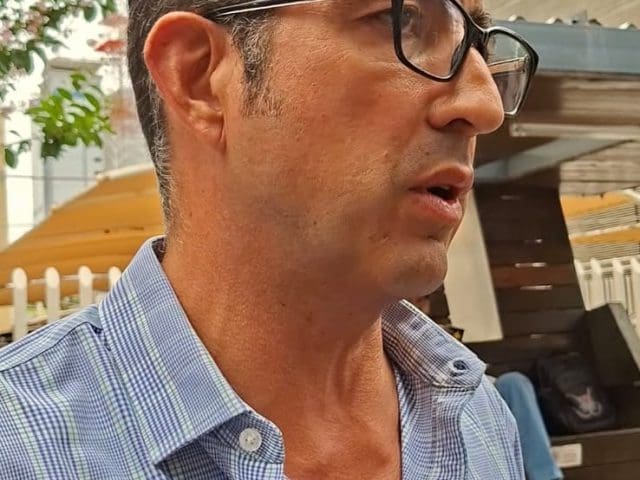 Riggs respalda Poniente 5, pero rechaza heredar la deuda al próximo gobierno