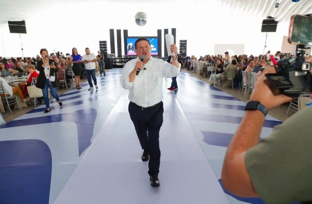 Formaliza César Jáuregui su registro en el PAN para buscar la Alcaldía de Chihuahua en 2027