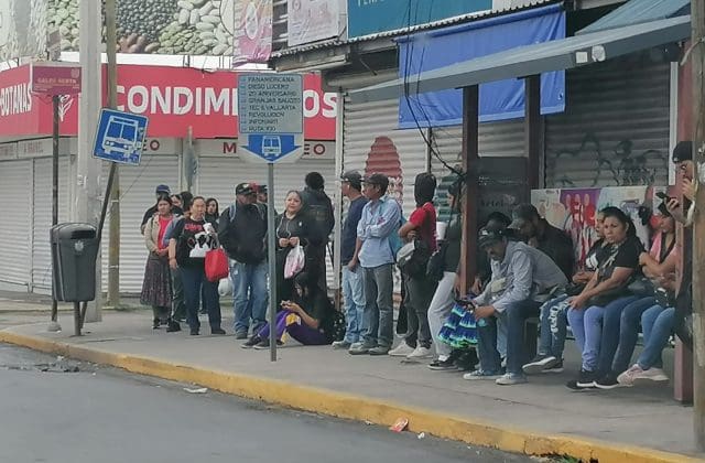Usuarios esperan hasta una hora por falta de camiones en Chihuahua