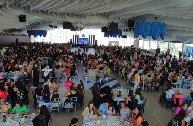 Miles de mujeres cierran filas con César Jáuregui rumbo al 2027