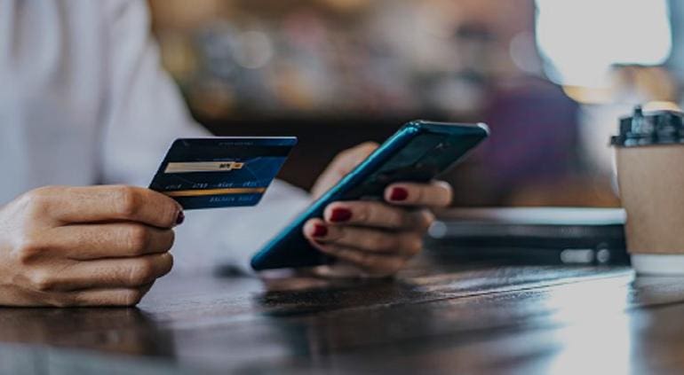 Alertan sobre nuevo fraude bancario; falsos ejecutivos llegan a domicilios con NIP falso