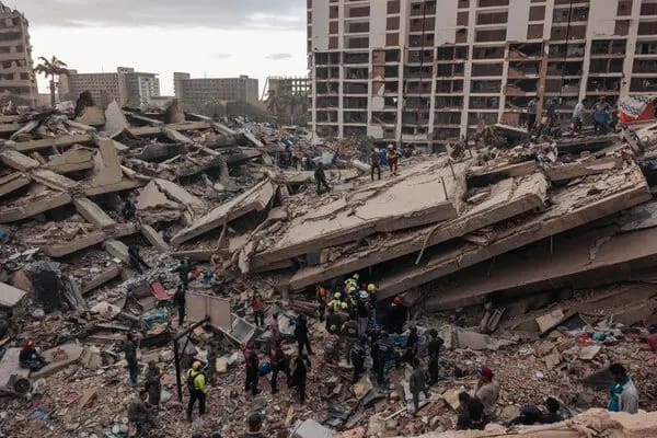 Aumenta a 2 mil 645 la cifra de muertos por los terremotos en Venezuela