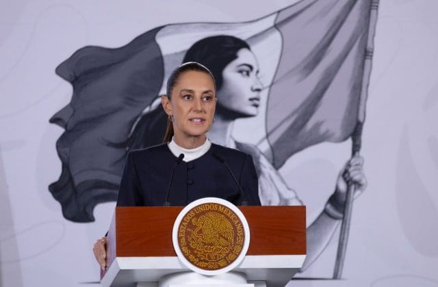 Sheinbaum enviará iniciativa para eliminar doble nacionalidad en aspirantes a Presidencia y gubernaturas