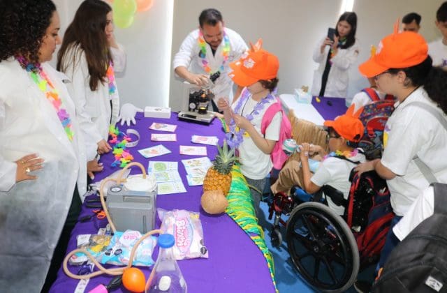 Niños Teletón participan en Feria de Ciencias de la Uach