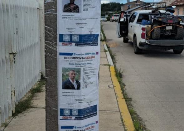 Autoridades policíacas buscan a personas desaparecidas en la sierra