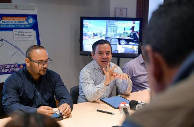 Entregan cancha de fútbol en Pistolas Meneses y avanza rehabilitación de parques y museos