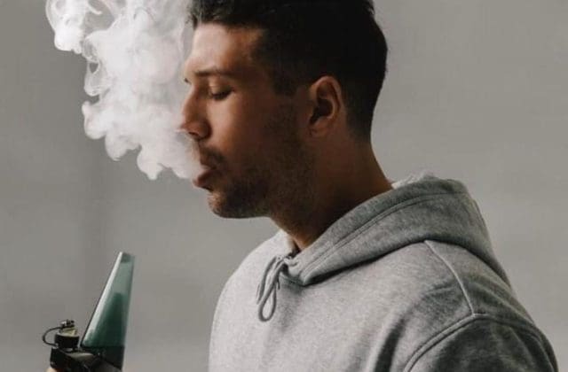 Detectan a jóvenes con vapeadores wax con mariguana