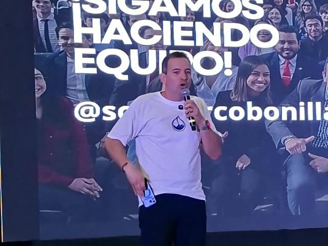 Bonilla llama a jóvenes panistas a prepararse para los retos de Chihuahua y México