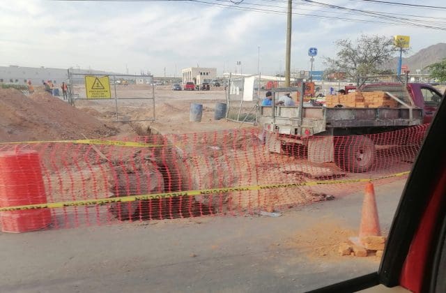 Obras de la JMAS generan caos vial sobre Juan Pablo II; llaman a extremar precauciones
