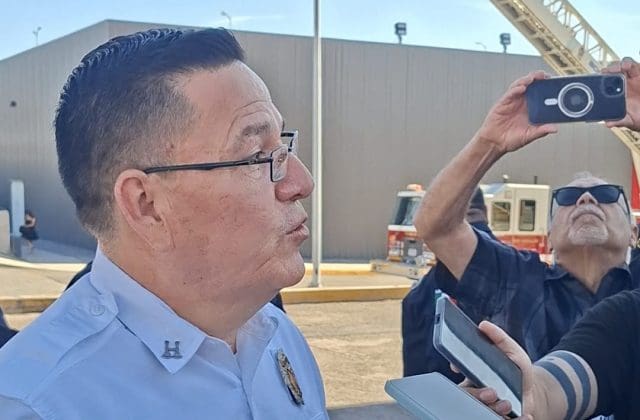 Bomberos reciben nuevas unidades y anuncian más vehículos en camino