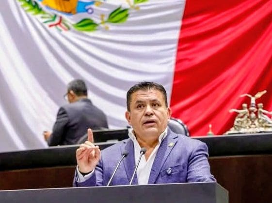 Alex Domínguez pide esclarecer señalamientos contra Rocha Moya