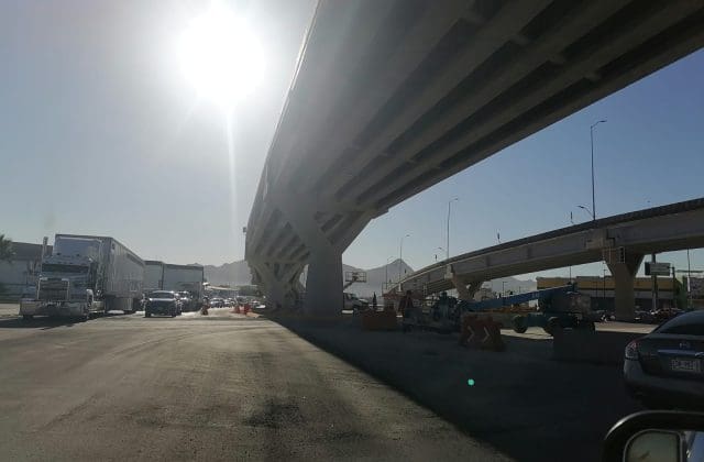 A días de inaugurar paso superior, reportan tráfico lento en Industrias y Nogales