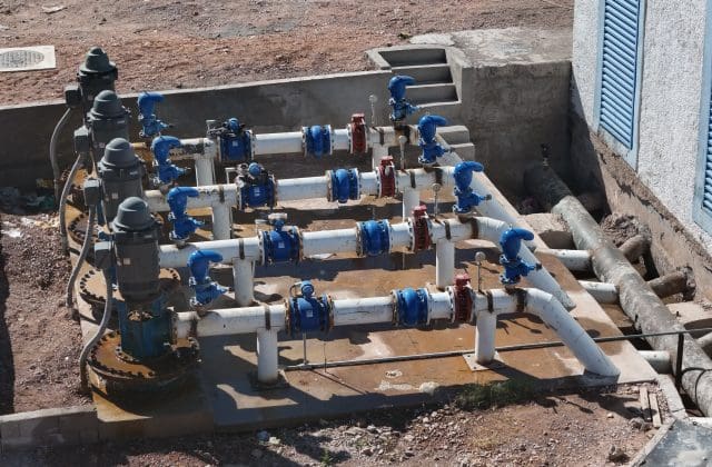 Fallas eléctricas dejan fuera de operación a 69 pozos de agua en Chihuahua