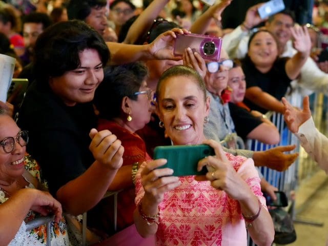 Sheinbaum destaca programas sociales y nuevas obras durante gira por Yucatán