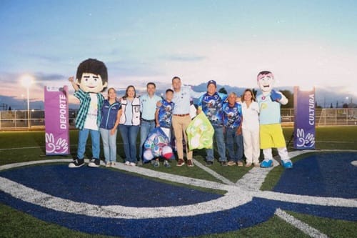 Entrega Marco Bonilla cancha de fútbol del campo Rigo González.