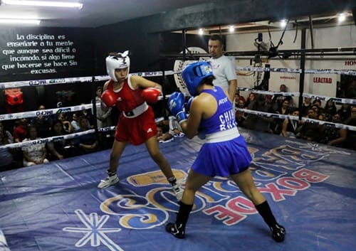 De manteles largos el gimnasio municipal Santa Rosa
