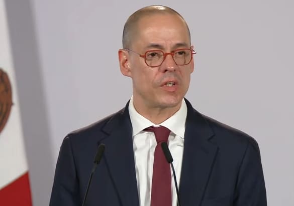 Busca Gobierno eliminar gradualmente el efectivo en gasolineras y casetas