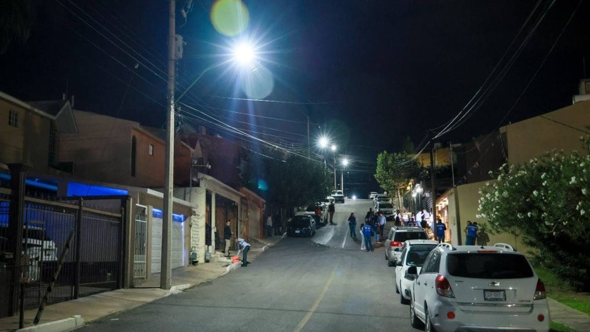 Avanza modernización del alumbrado público con 95% de luminarias LED