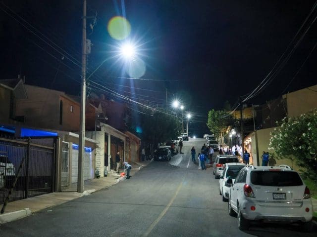 Avanza modernización del alumbrado público con 95% de luminarias LED