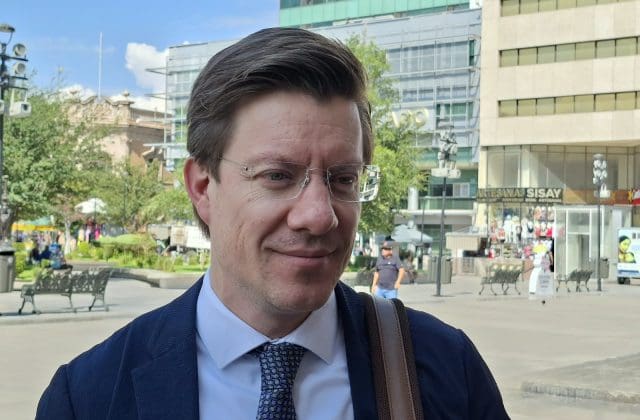 Roberto Fuentes defiende resultados de la administración ante críticas previas al informe
